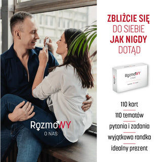 Szczęśliwa para zakochanych, grająca w grę Rozmowy o nas, mężczyzna obejmuje kobietę, która czyta mu pytanie z karty.